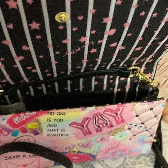 Luv Betsey Crossbody by Betsey Johnson with Gold Hardware & Ear Bud Case - Picture 5 of 12